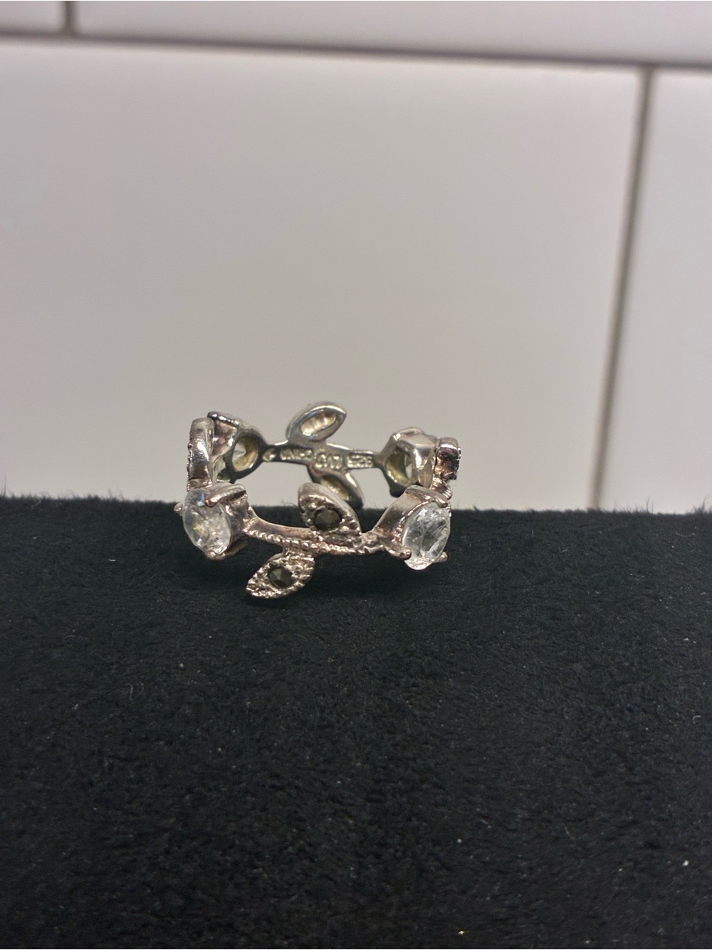Silpada Sterling Silver .925 Marcasite and Crystal Leaf Ring (Retired)